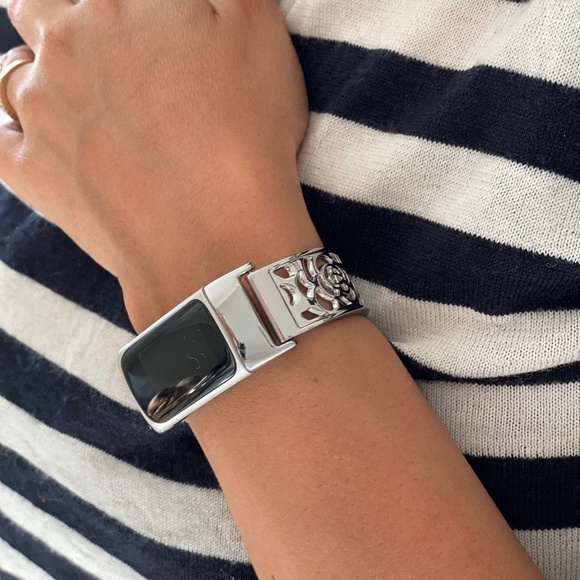 Silver Metal Band Fitbit Charge 5 Heart Medallion Charm Women Jewelry Bracelet - Picture 6 of 8